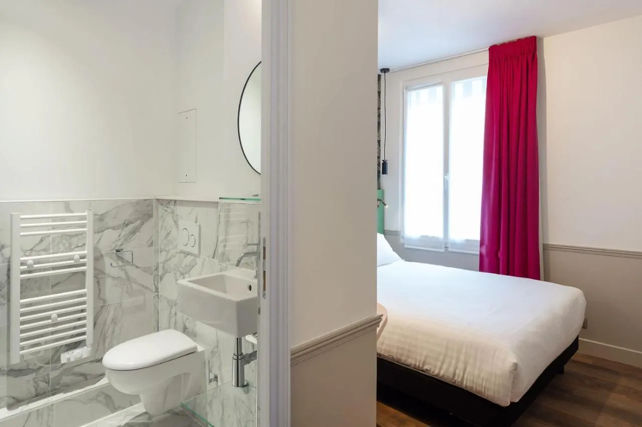 31 - Tour Eiffel Szálloda 3*