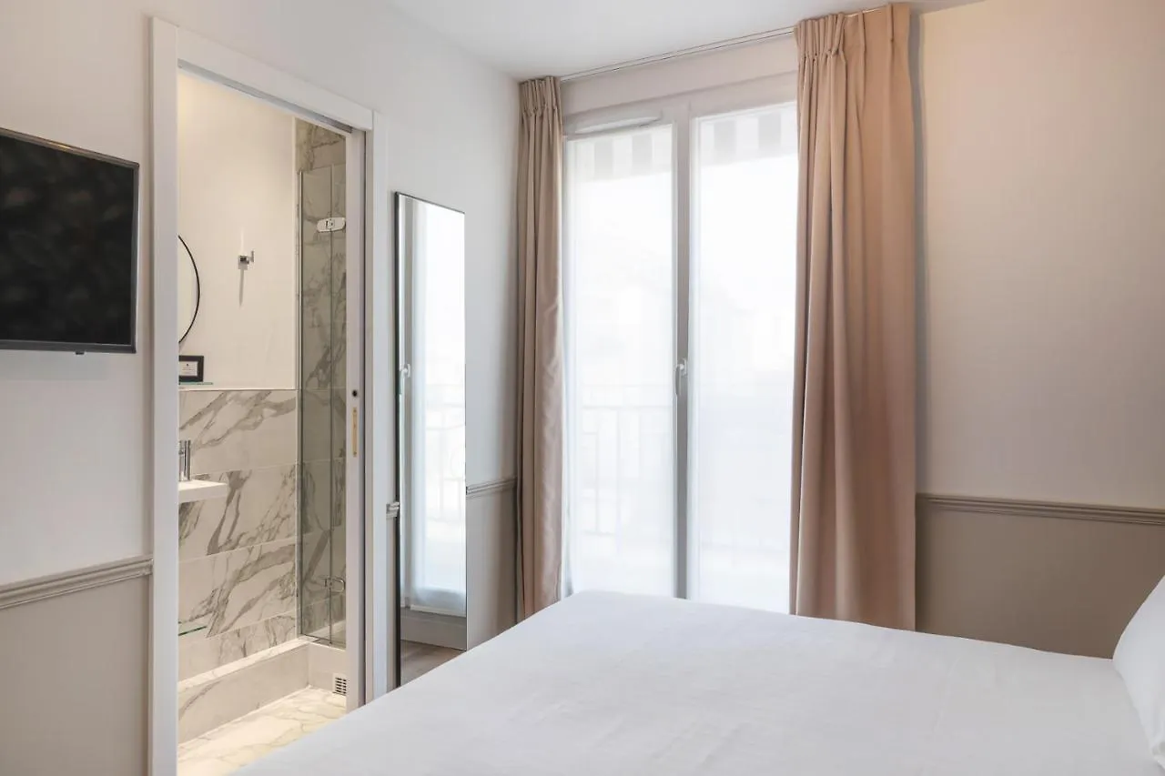 31 - Tour Eiffel Szálloda 3*